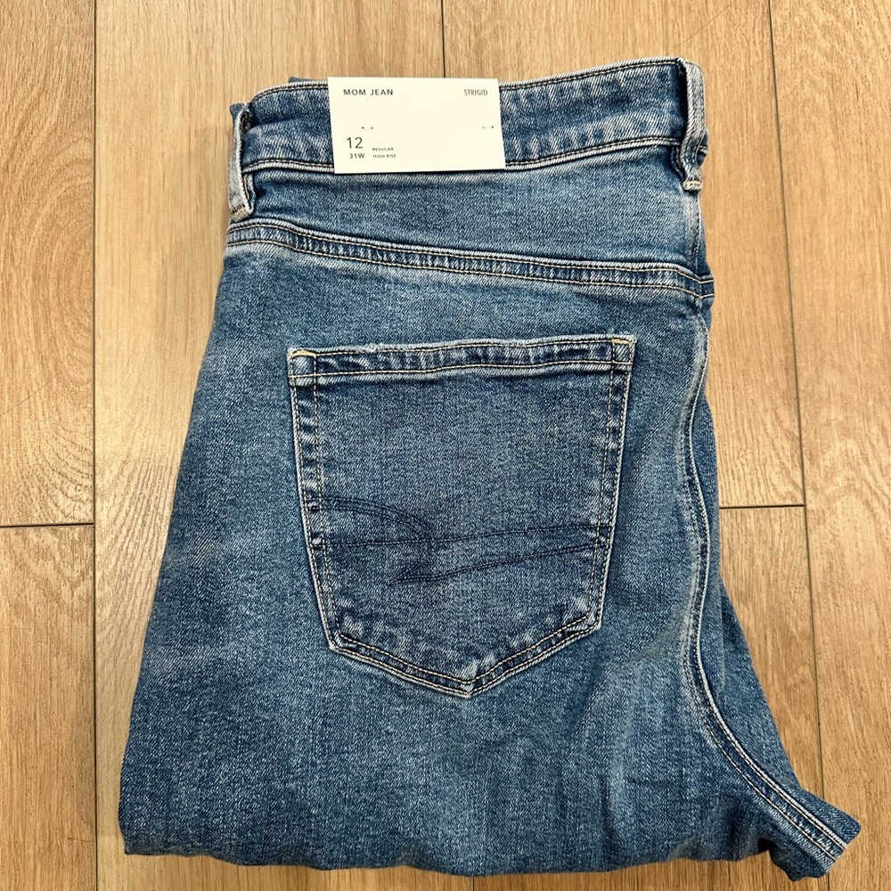 American Eagle Mom Jeans sz 12